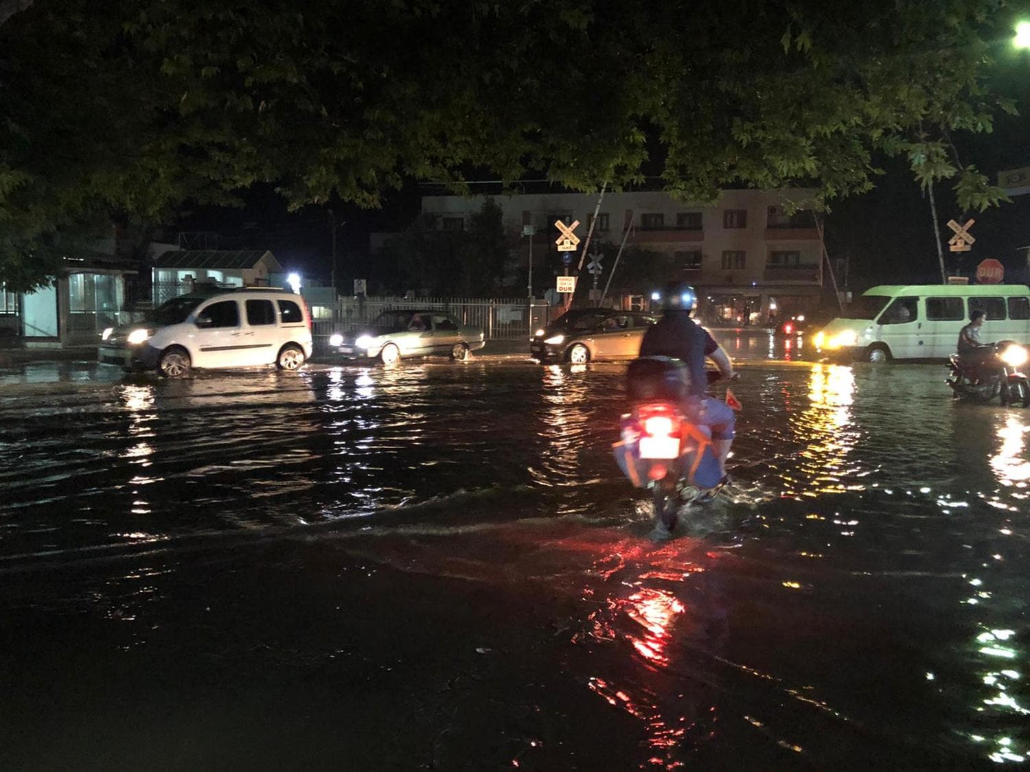 Turgutlu'da sa�anak ya��� etkili oldu
