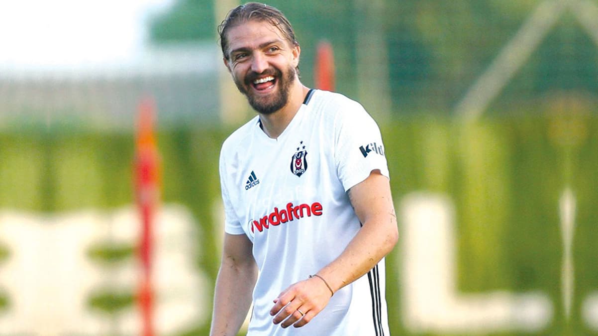 Caner Erkin imzay� at�yor