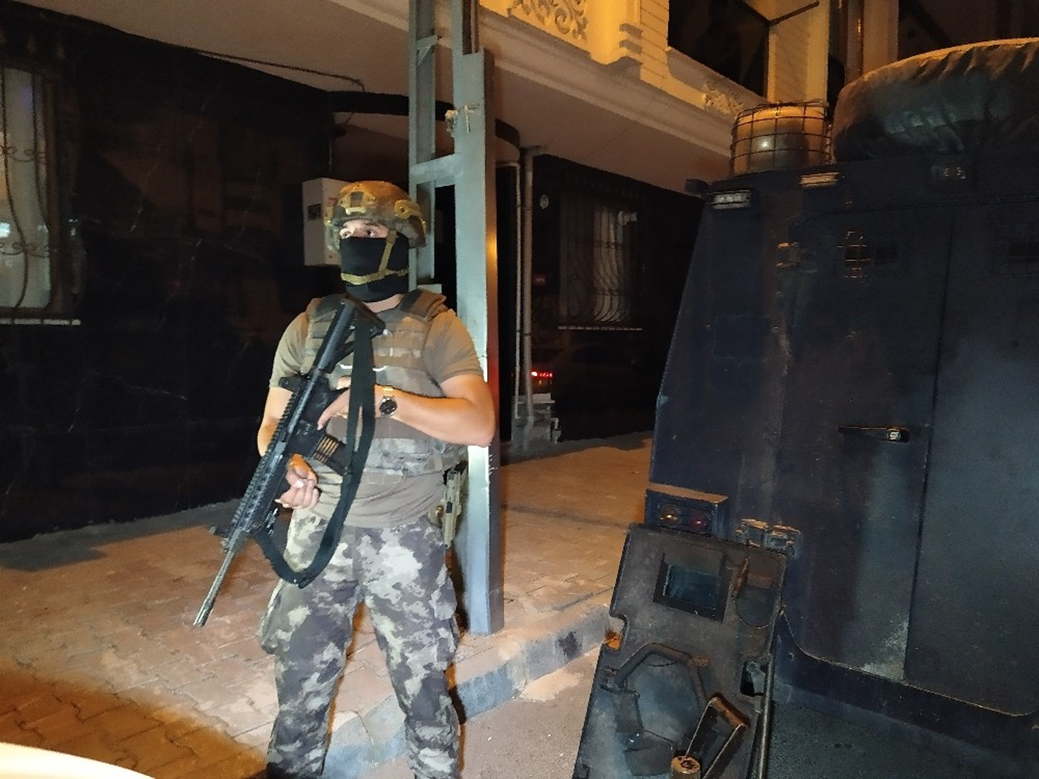 �stanbul'da ter�r operasyonu