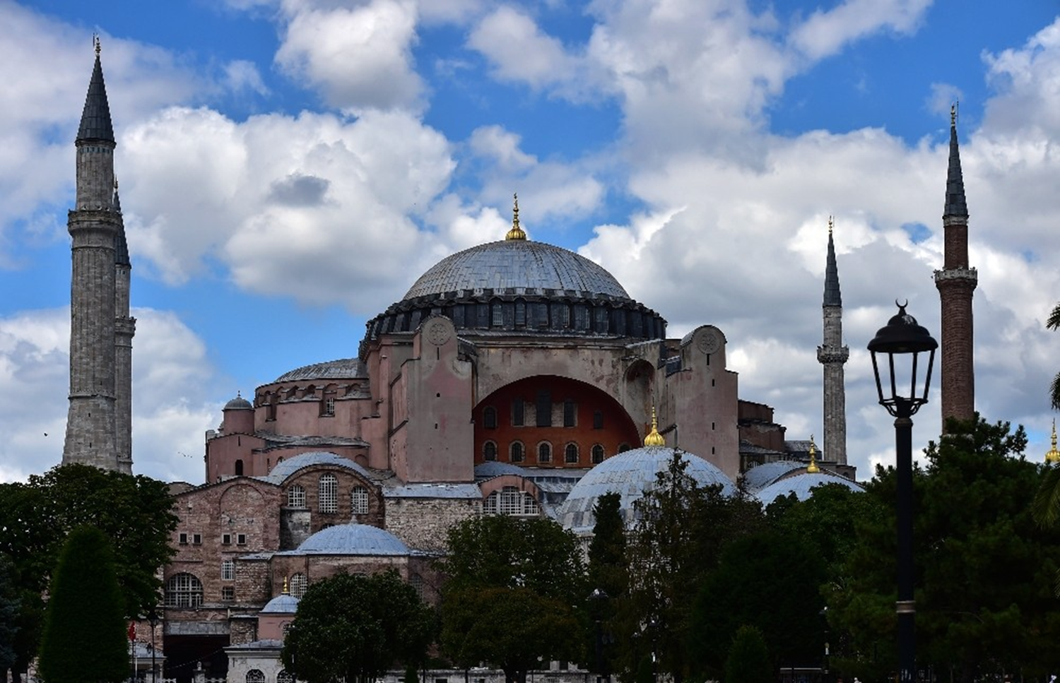 Adalet Bakan� G�l'den heyecanland�ran Ayasofya payla��m�