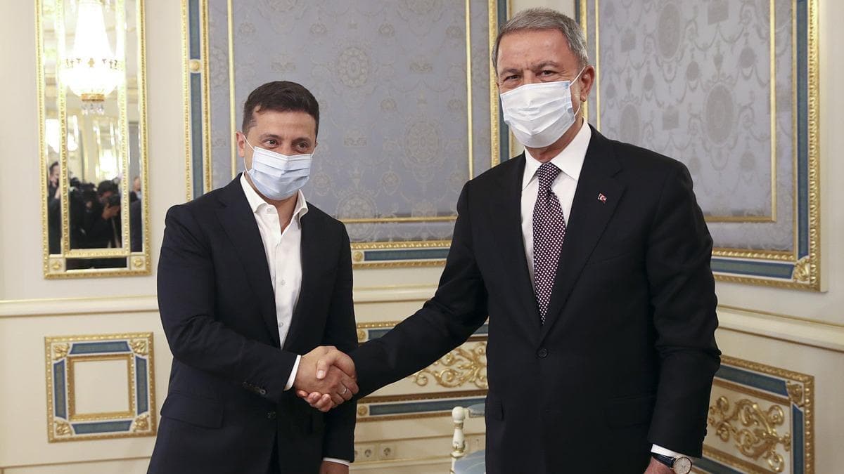 Bakan Akar'la gren Zelenskiy: Trkiye ve Ukrayna arasnda kuvvetli siyasi diyalog var