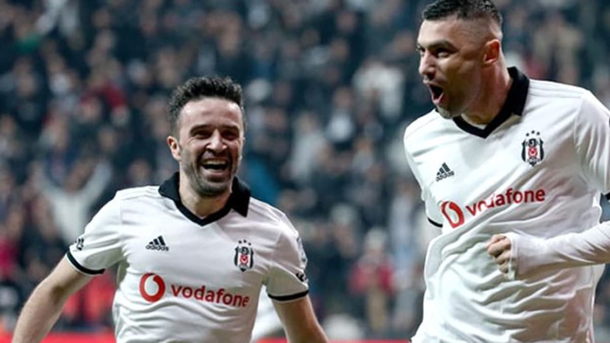 Be�ikta�'tan Burak Y�lmaz ve G�khan G�n�l a��klamas�