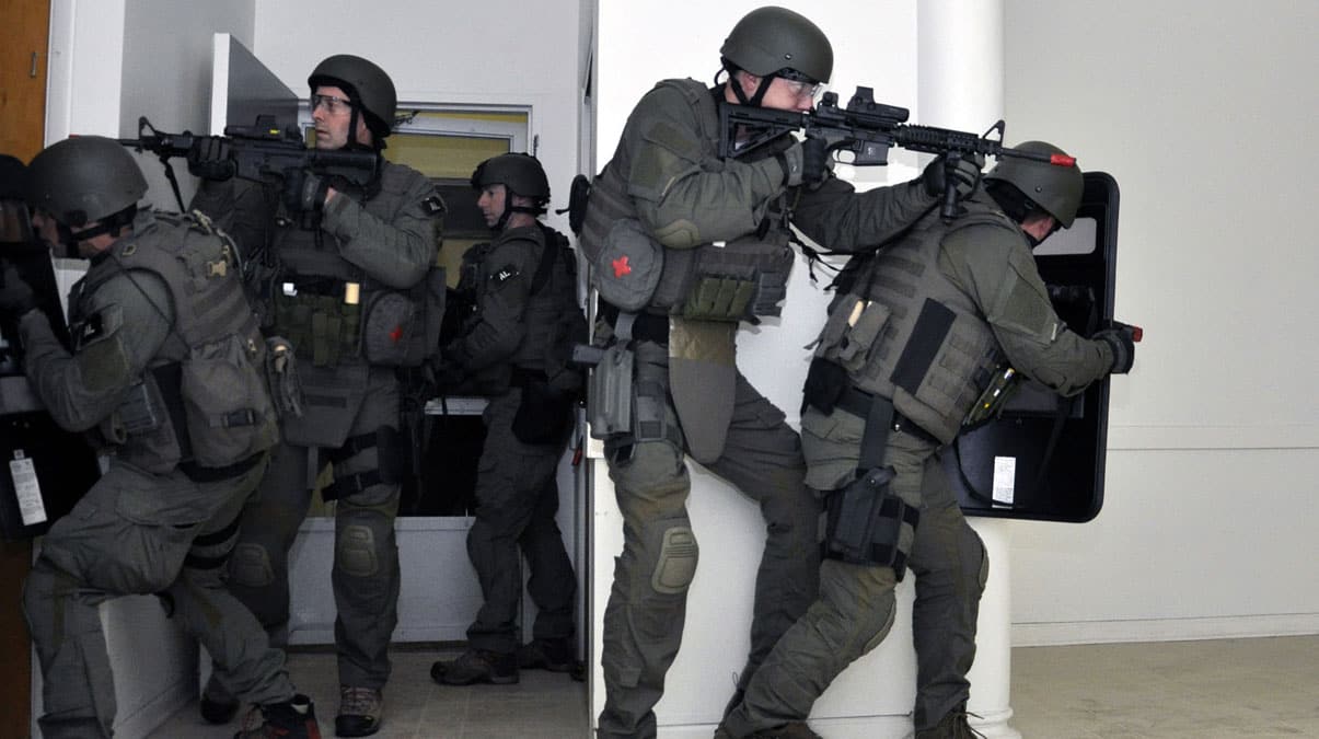 BAE'den bir kirli tezgah daha! FBI ile anla��p ka��rd�lar...