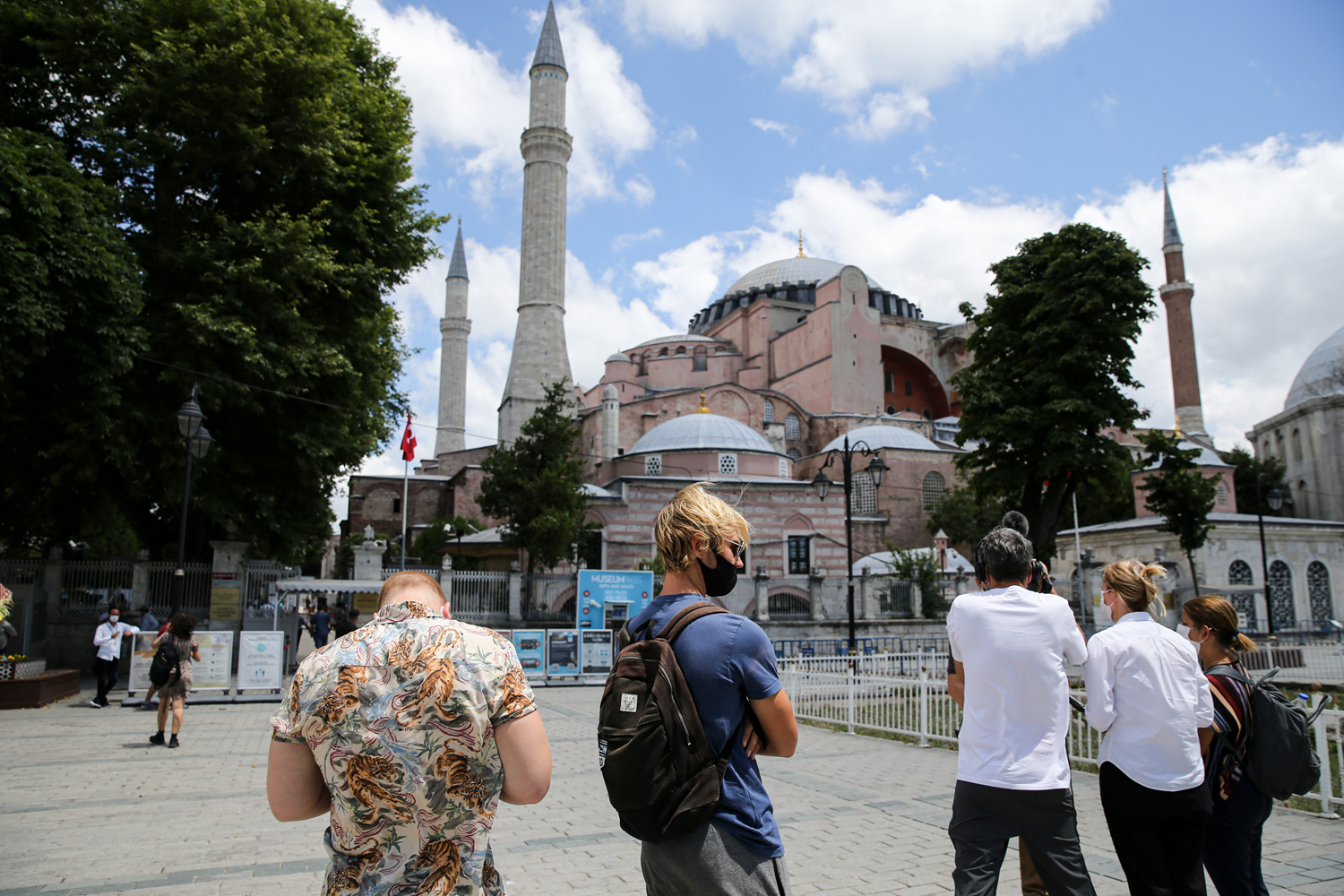 G�zler Dan��tay'da! Ayasofya'ya yerli ve yabanc� medyadan yo�un ilgi