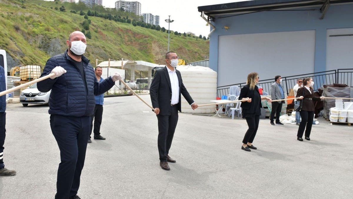 Halaya 'g�zlemci' m�dahalesi
