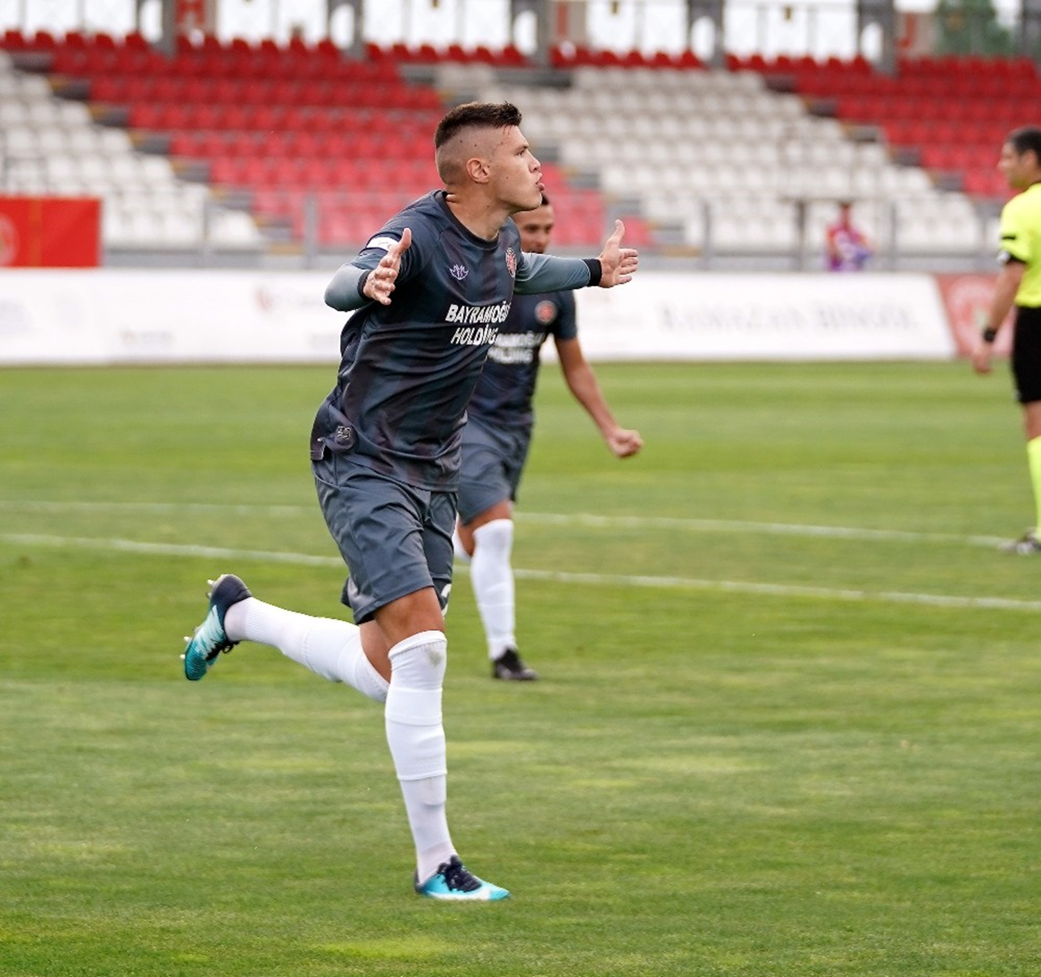 Be�ikta�'a 1.92'lik kule