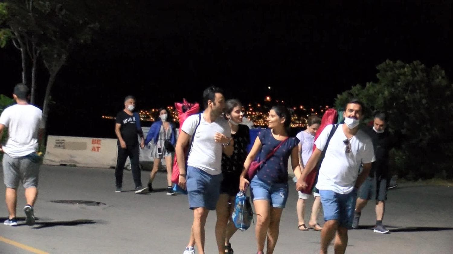 Kad�k�y Caddebostan Sahili'nde maske unutuldu