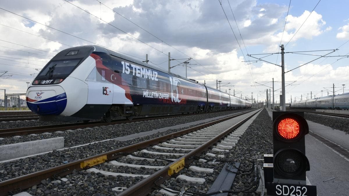 '15 Temmuz Demokrasi ve Milli Birlik Treni' ilk seferini yarn Ankara-stanbul arasnda gerekletirecek