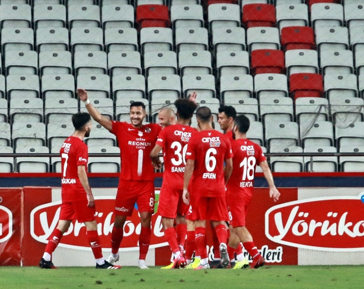 Antalyaspor Tamer Tuna ile yeniden do�du