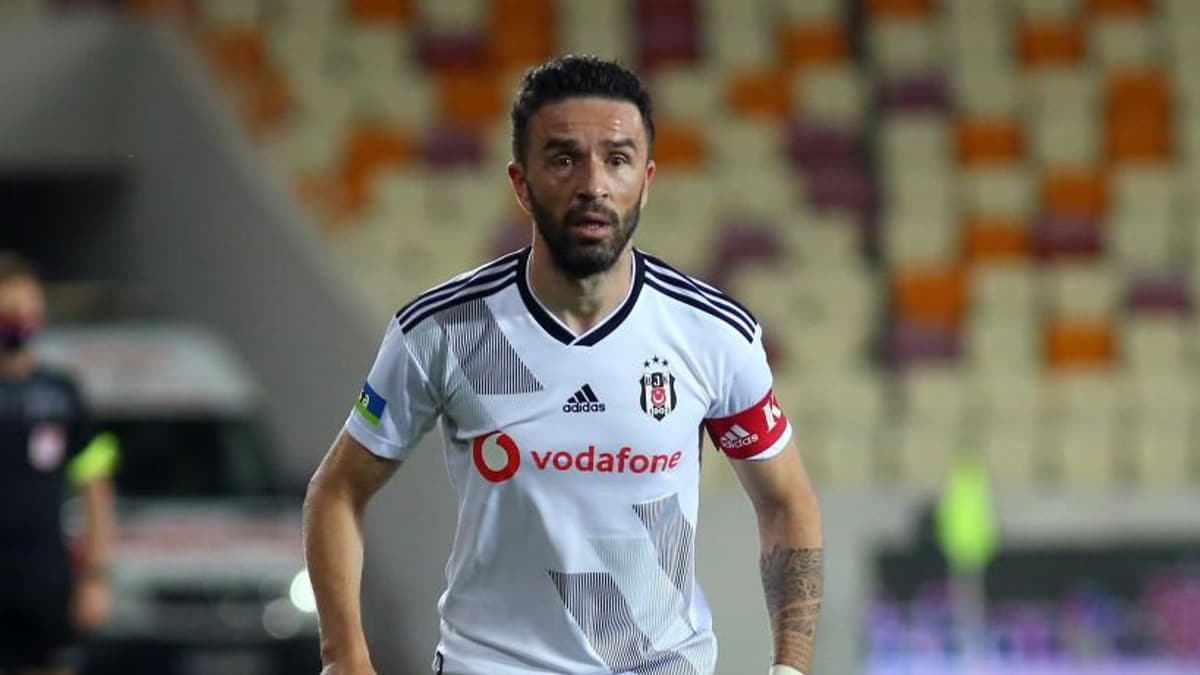 G�khan G�n�l'den ma� sonu transfer a��klamas�