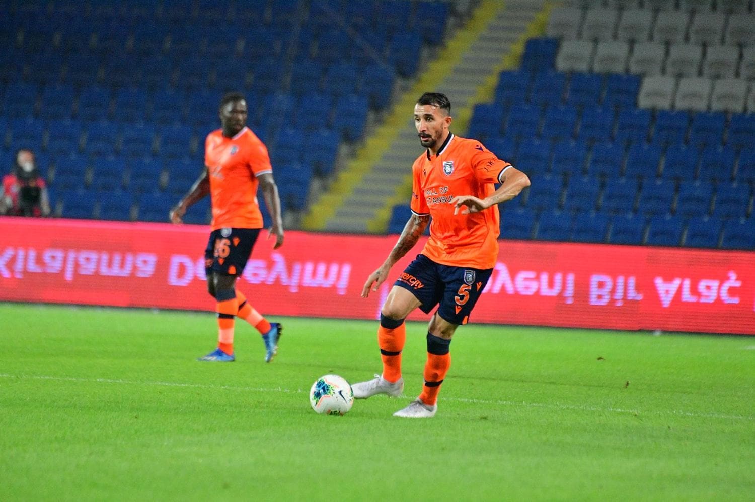 Mehmet Topal Avrupa ve T�rkiye'de tarihe ge�ecek