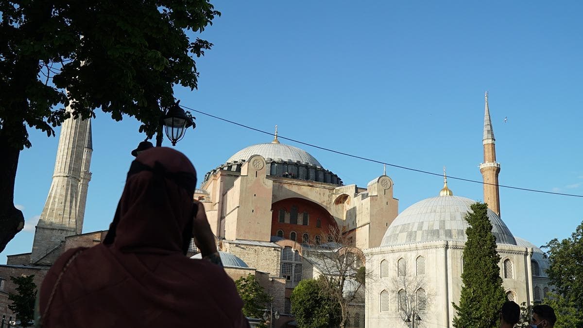 Ayasofya'daki ilk namazda ieriye bin kii alnacak