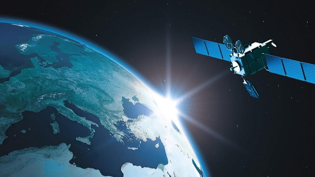 Bakan Karaismailolu: lk yerli ve milli uydumuzu 2022 ylnda uzaya gndereceiz