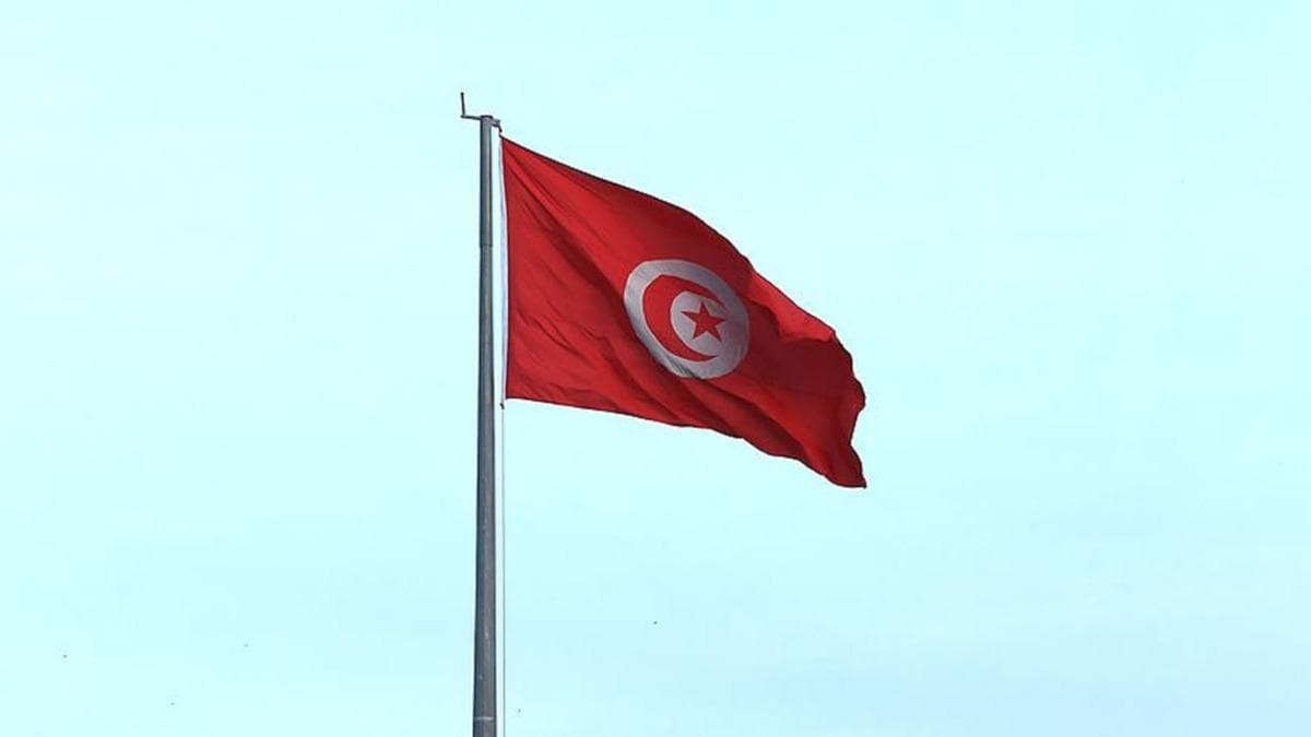 Tunus'ta 105 milletvekili hkmetten gvenoyunun ekilmesini istedi