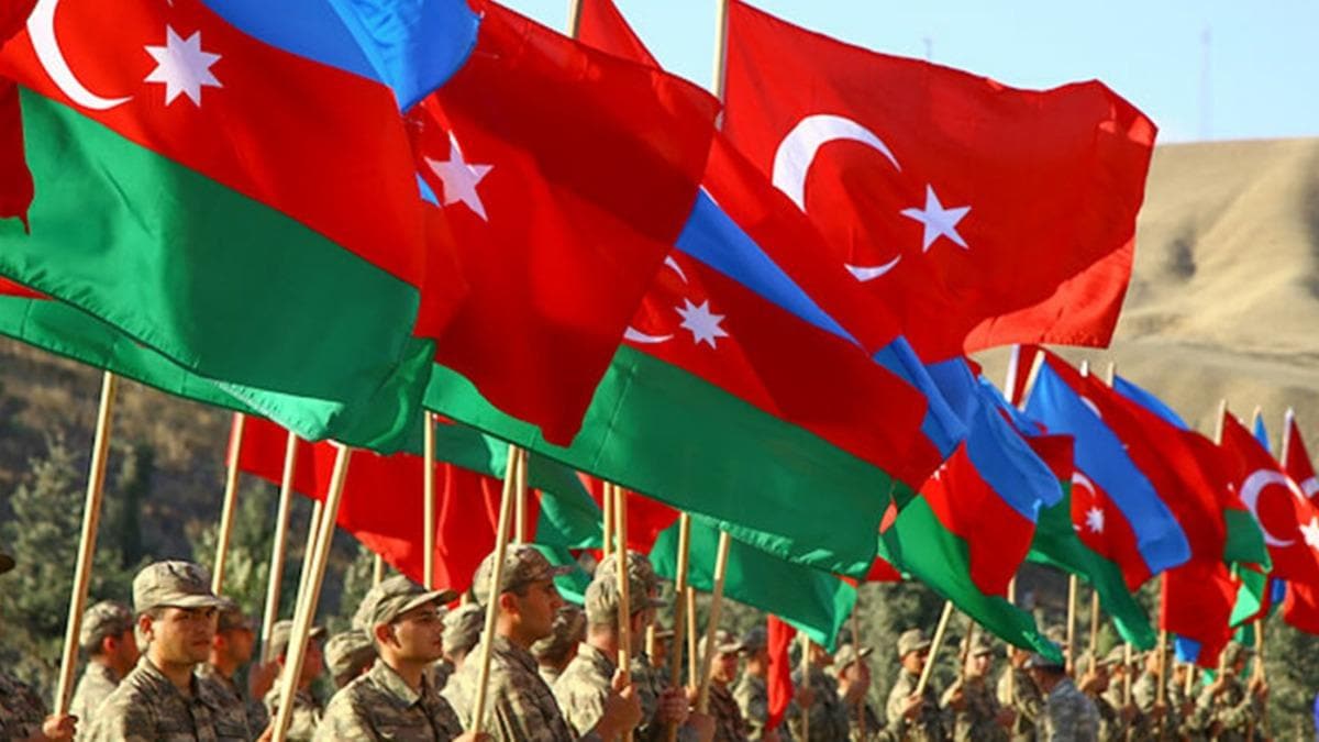 Azerbaycan'dan ac haber geldi: atmada bir asker ehit oldu