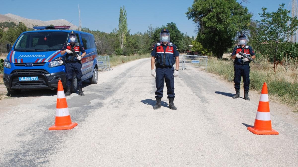 Burdur'da bir dnn ardndan koronavirs vakalar artt... Ky karantinaya alnd