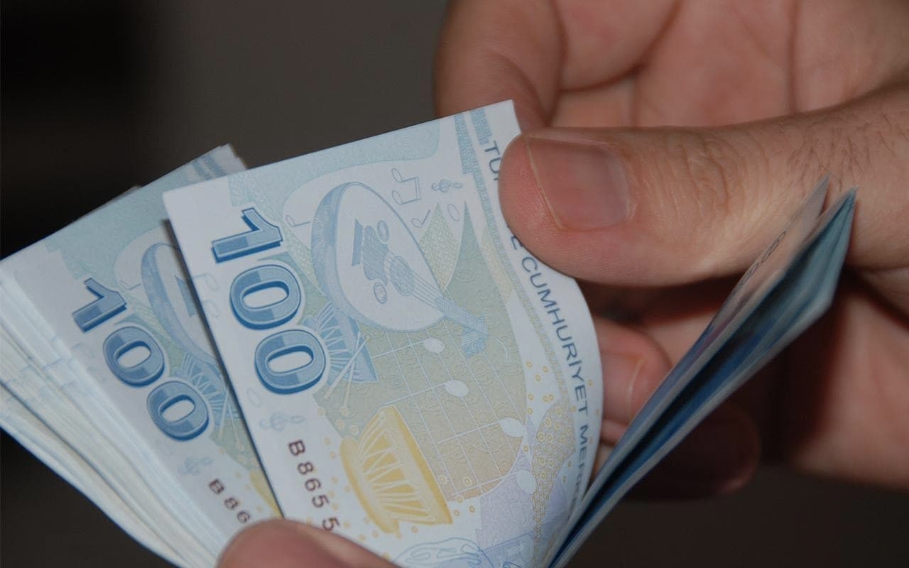 Milyonlarca emekliye m�jde: Bug�nden itibaren hesaplara yat�r�l�yor