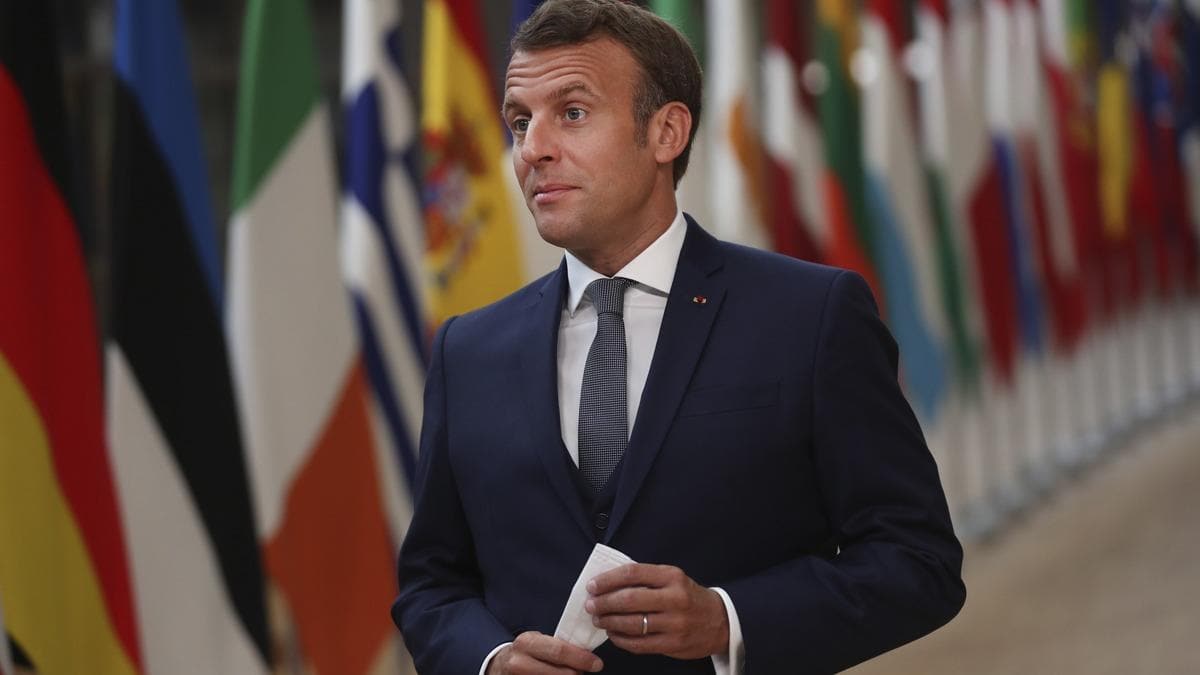 AB Zirvesi srasnda protesto: Katil Macron