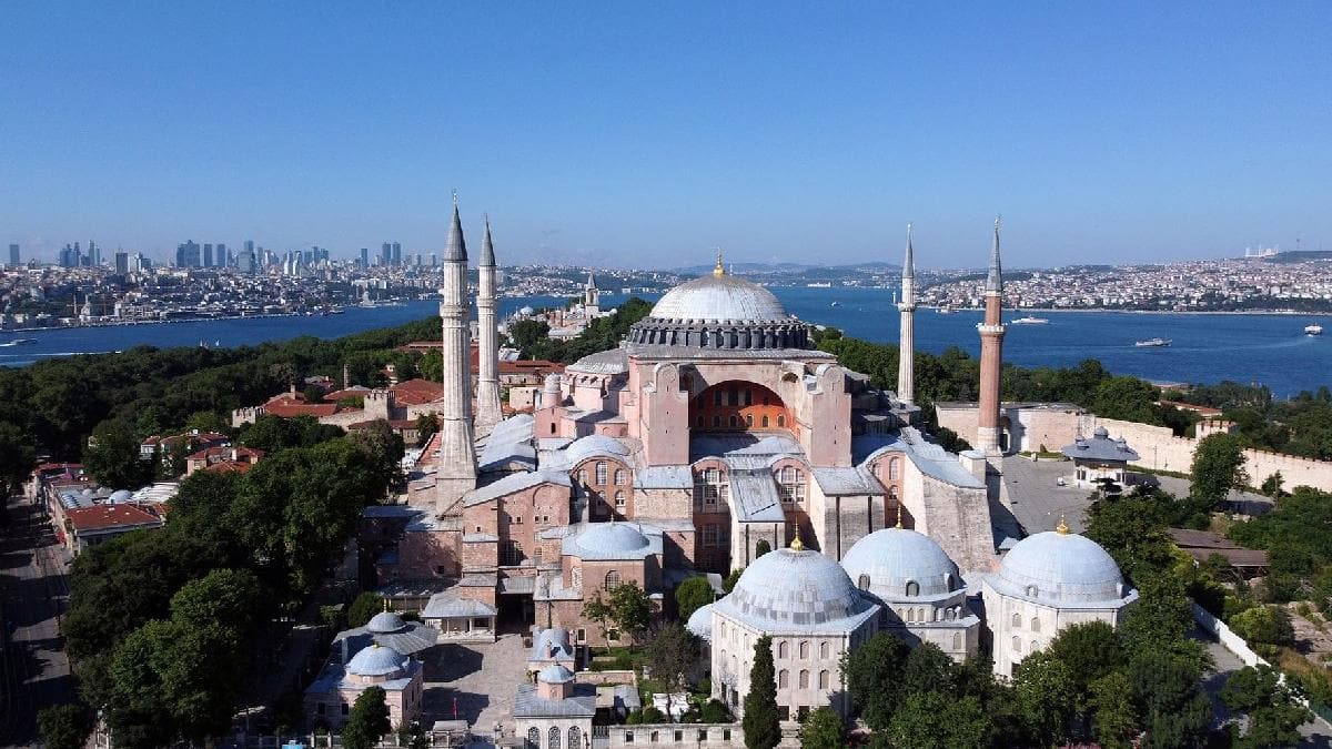 ��te Ayasofya Camii'nde ilk namaz� k�ld�racak isim