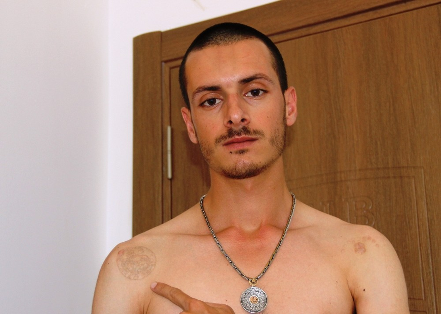 Hayalleri i�in d�vmelerini sildirmek istedi! Sonras�nda hayat�n� �okunu ya�ad�