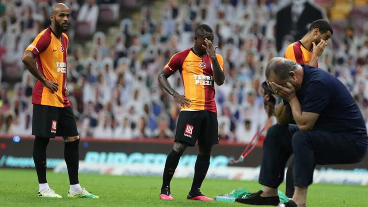 Galatasaray'da 43 y�l sonra bir ilk!