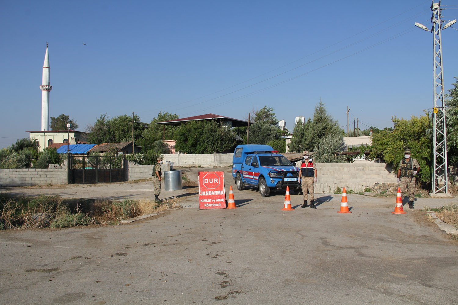 �anl�urfa'da 97 ev karantinaya al�nd�