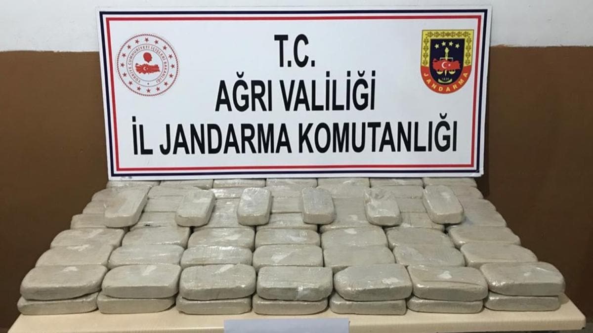 Trkiye-ran hudut hattnda topraa gml vaziyette 53 kilogram eroin bulundu