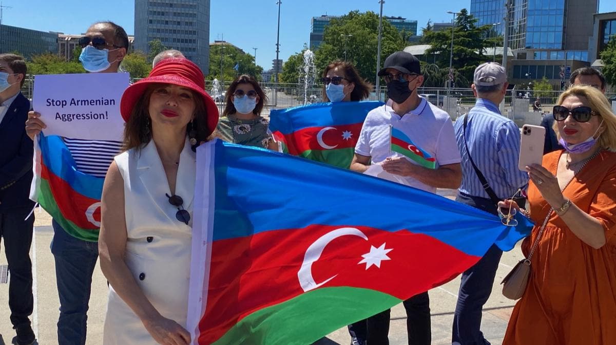 Ermenistan'n saldrlar svire'de BM Cenevre Ofisi nnde protesto edildi