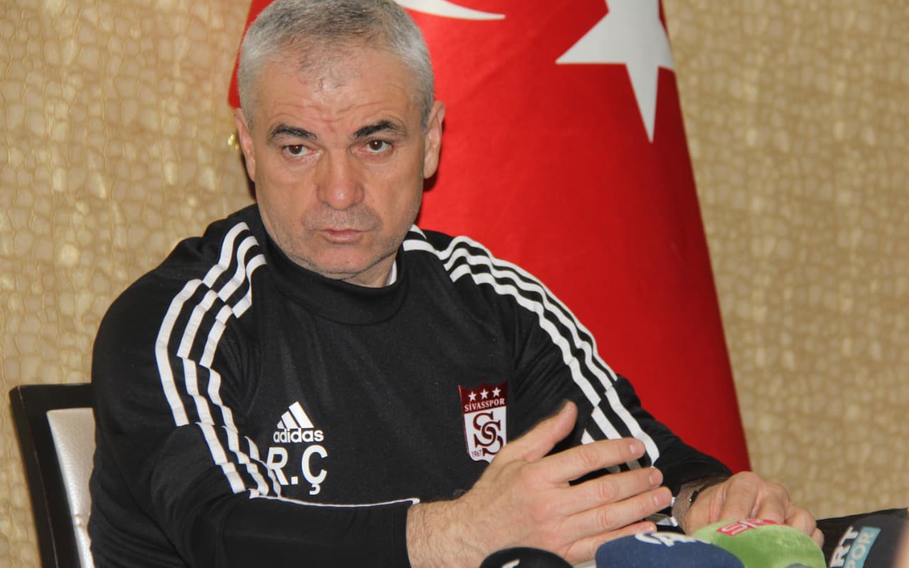 R�za �al�mbay, Sivasspor'dan ayr�lacak 3 futbolcuyu a��klad�