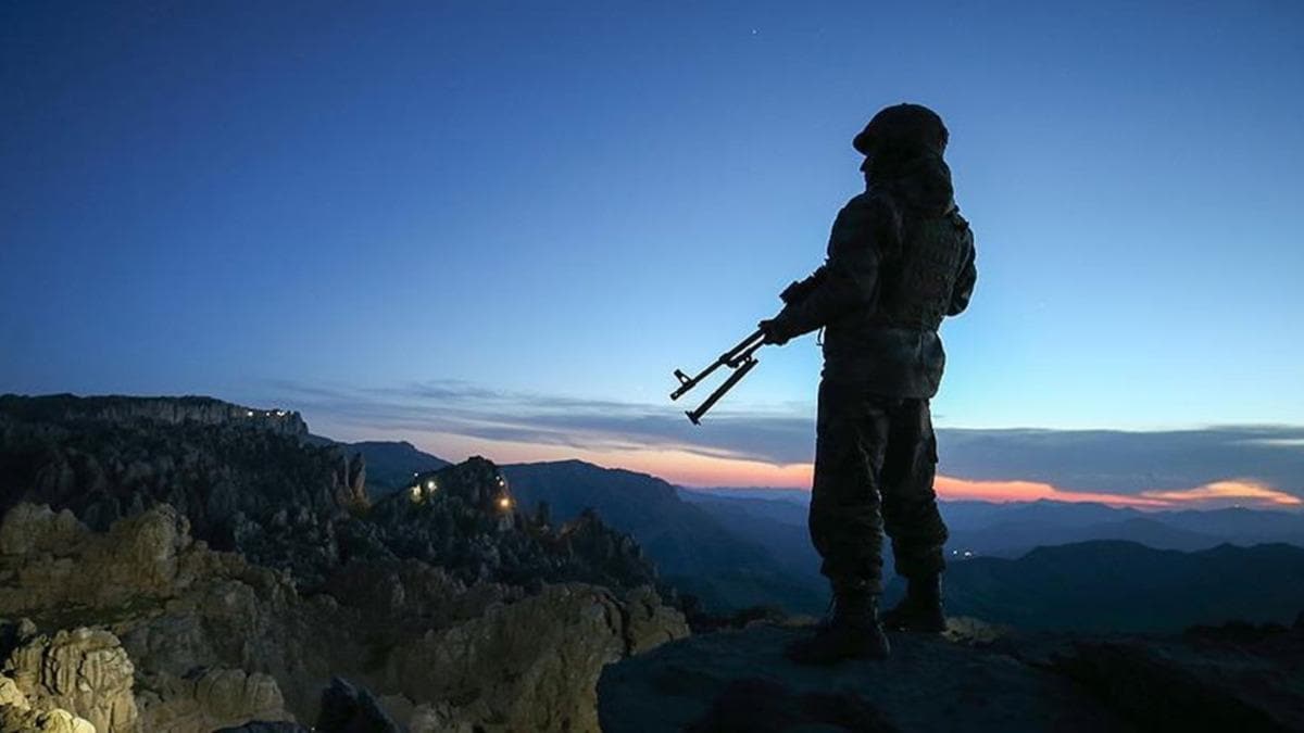 Hakkari'de 2 askerimiz terr rgt PKK tarafndan ehit edildi