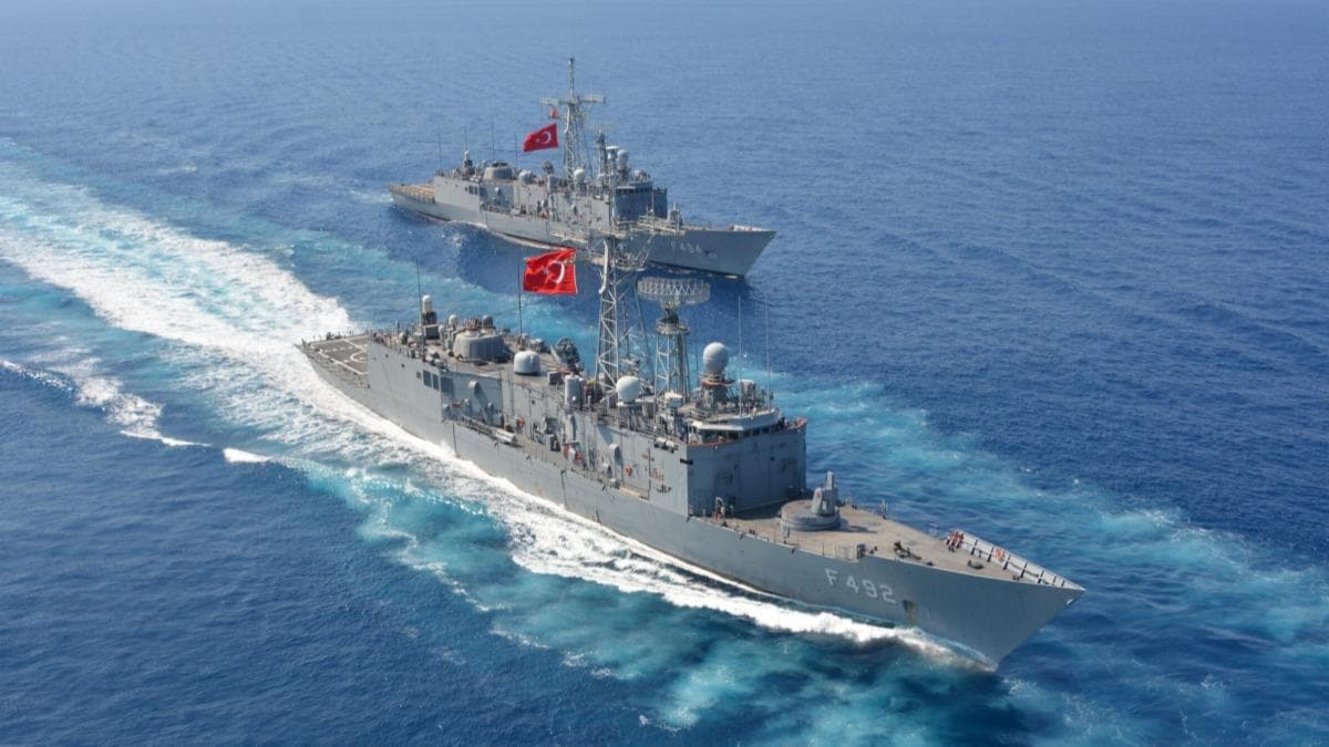 Trkiye'nin NAVTEX ilan Yunan ordusunu panikletti! Yunanistan Genelkurmay Bakan apar topar lkesine dnd