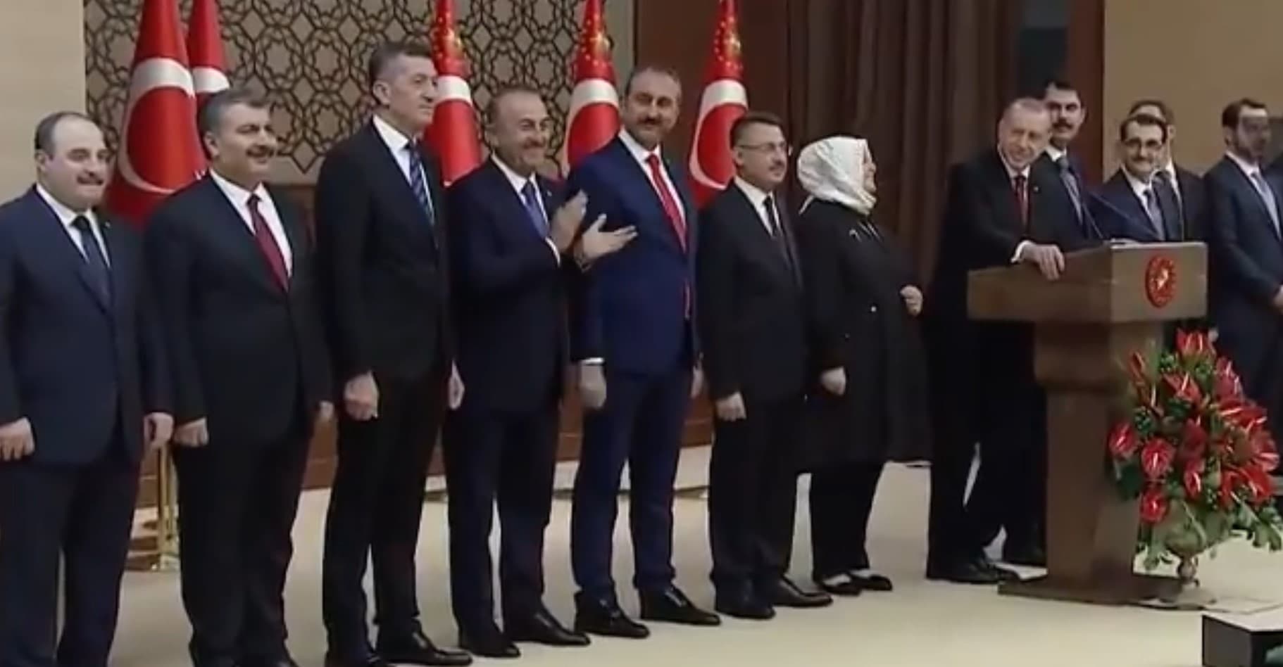 Bakan Varank'�n payla��m� viral oldu: Soluksuz 2 Y�l
