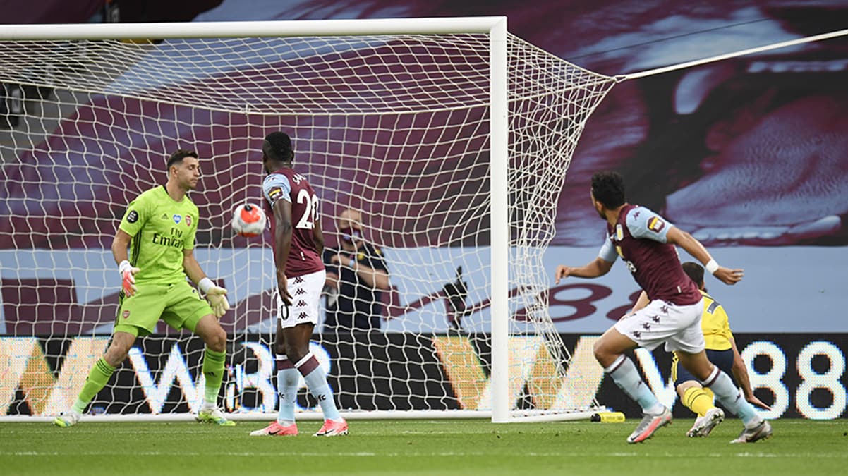 Trezeguet att�, Arsenal y�k�ld�