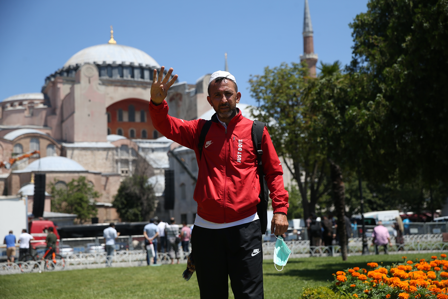 Ayasofya i�in Bursa'dan y�r�yerek 7 g�nde �stanbul'a geldi