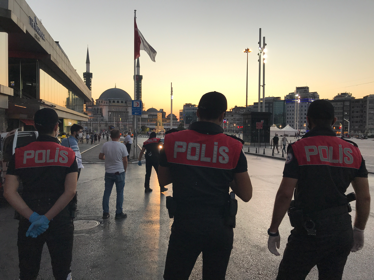 �stanbul genelinde 'Yeditepe Huzur' asayi� uygulamas� yap�l�yor