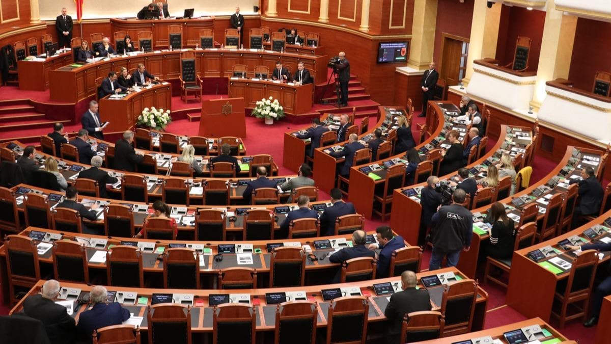 Arnavutluk Meclisi, Trkiye ile askeri i birlii anlamasn onaylad