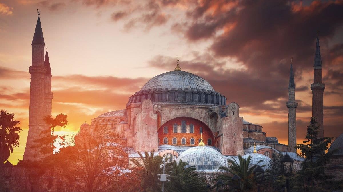 Ayasofya Camii resimli cuma mesajlar�