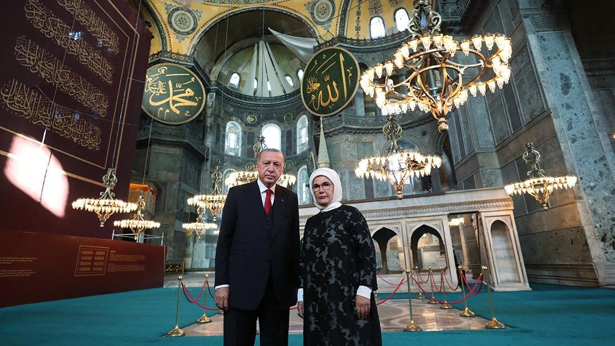 Bakan Erdoan, Ayasofya Camii adna alan Twitter hesabndan yaplan ilk paylam kendi hesabnda paylat