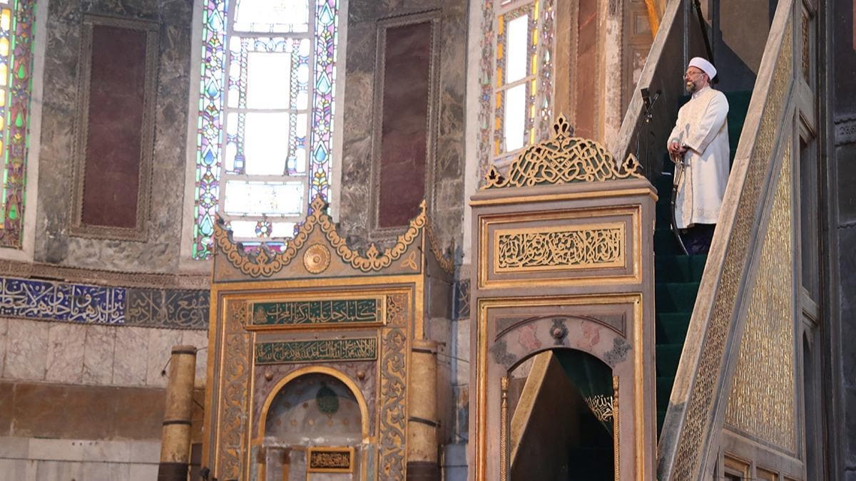Ayasofya Camii'ndeki kll hutbe ne anlama geliyor? Tarihilerden aklama