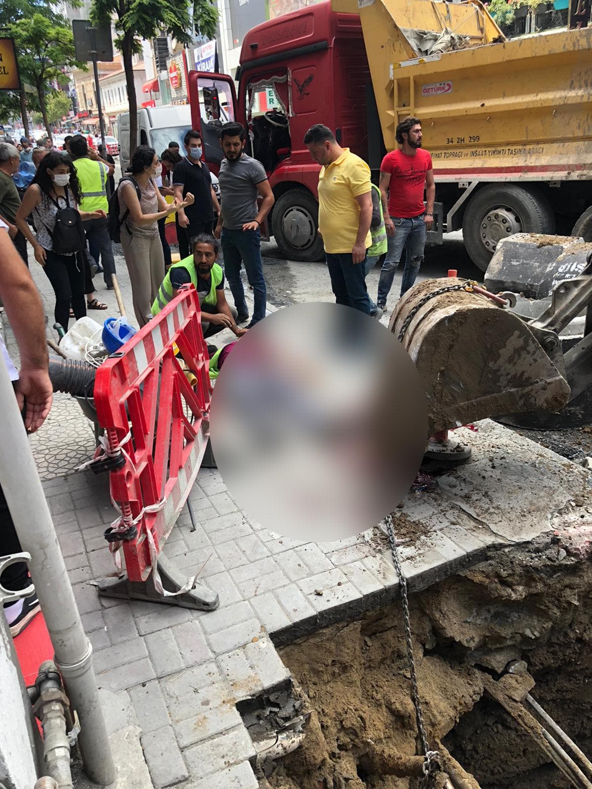 Korkun� kaza! �zerine kep�e d��en i��i hayat�n� kaybetti