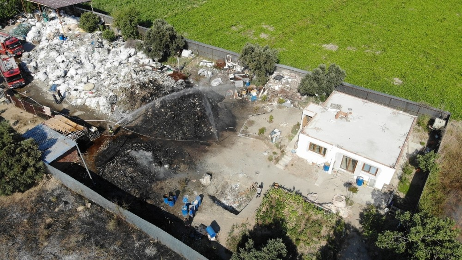 Manisa'da geri d�n���m tesisinde korkutan yang�n