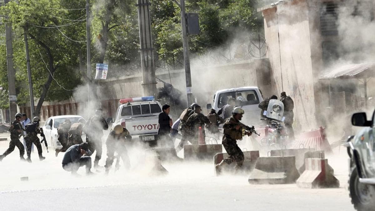 Afganistan'da korucu dehet sat, 4 meslektan ldrd