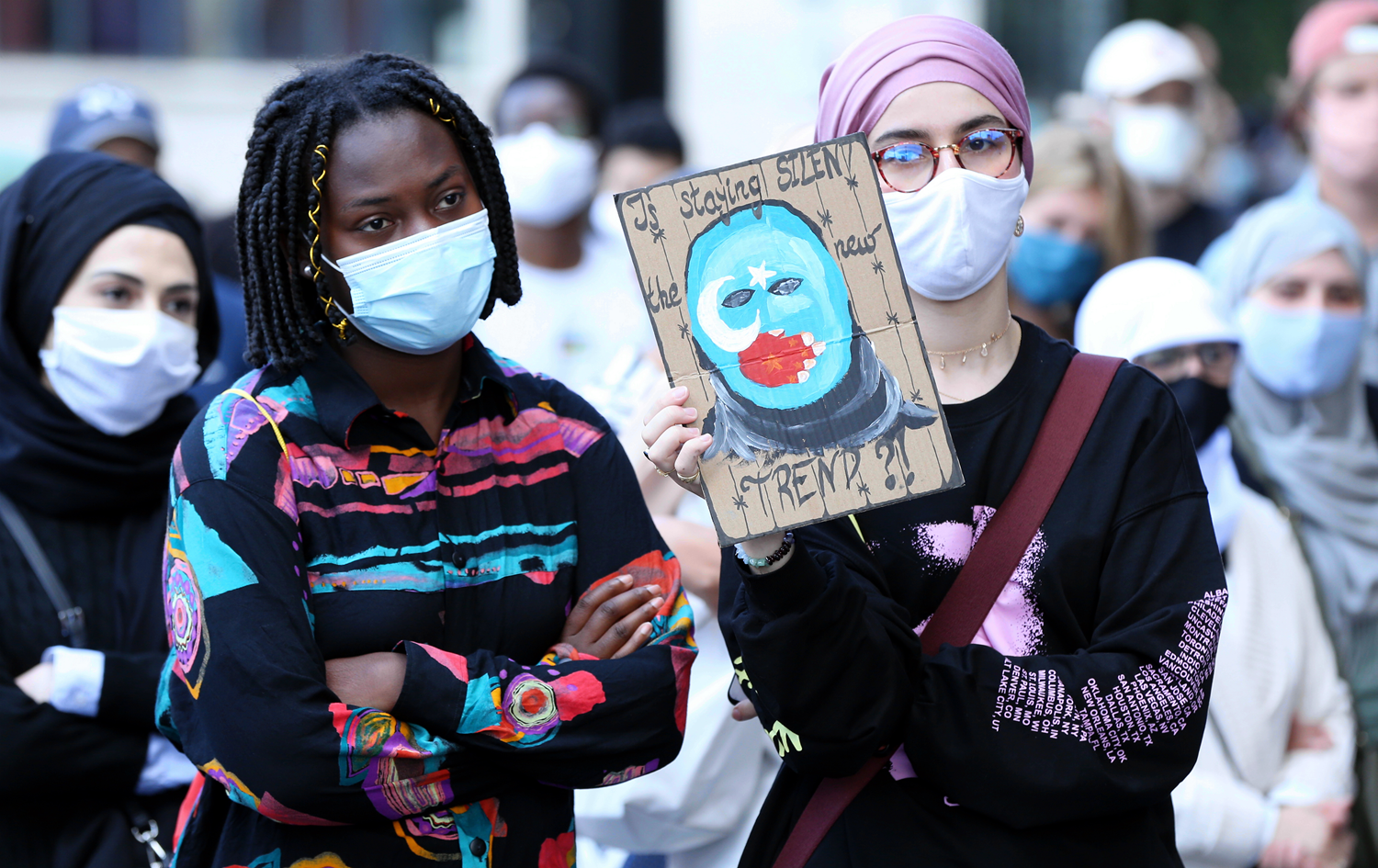 Br�ksel'de �in'e tepki: 'Soyk�r�m� durdurun'