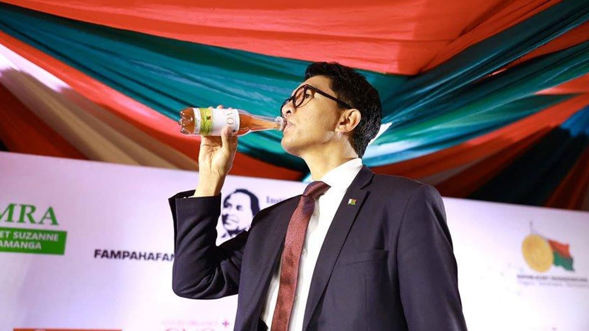 Kovid-19'a kar�� bitkisel ila� geli�tirmi�lerdi! Tedaviden vazge�tiler