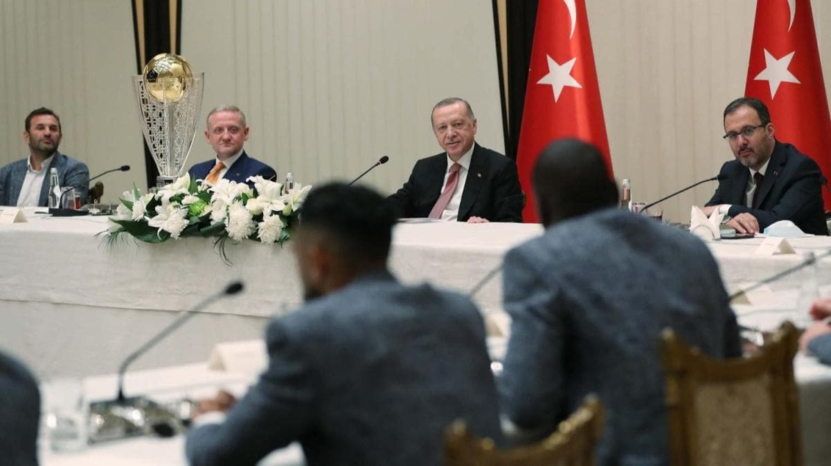Cumhurbakan Erdoan, ampiyon Baakehir'i kabul etti