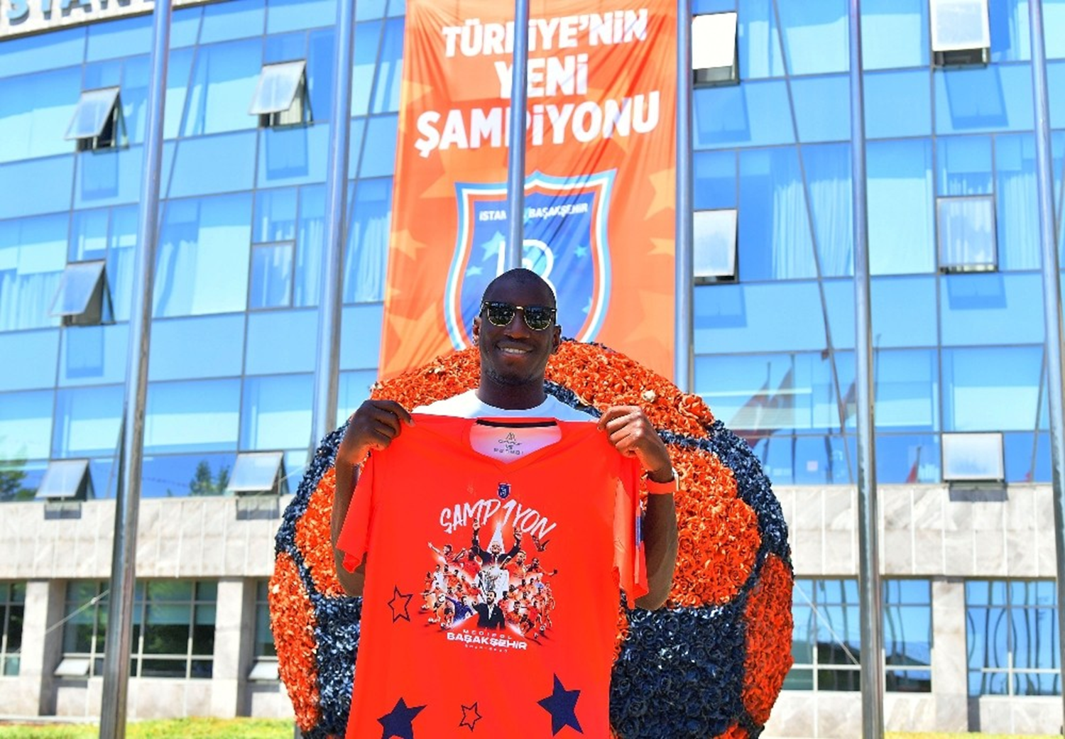 Demba Ba'dan 'Ayasofya'da namaz' �a�r�s�