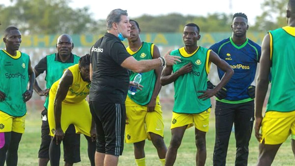 Taraftarlara 'maymun' benzetmesi!