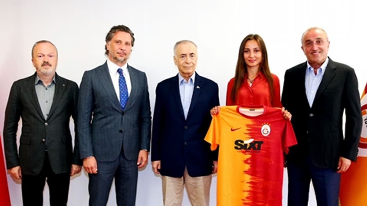 Galatasaray forma sponsorlar�n� duyurdu