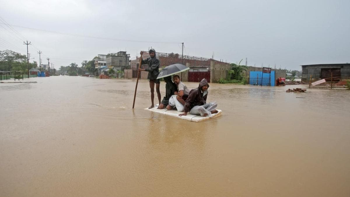 Hindistan'da sel ve heyelanlarda hayatn kaybedenlerin says 135'e ykseldi