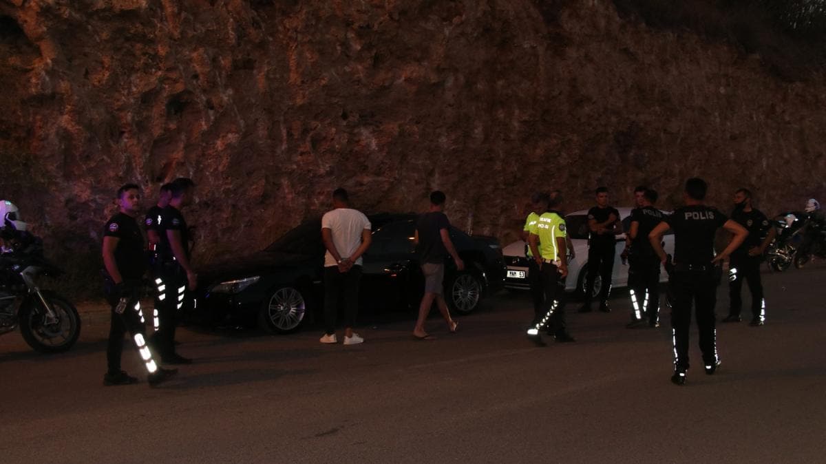 Antalya'da otomobil ile motosiklet arpt: 1 l, 1 yaral 